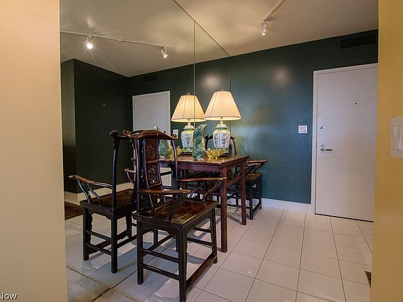 3rd image of 1 Bratenahl Pl APT 1011