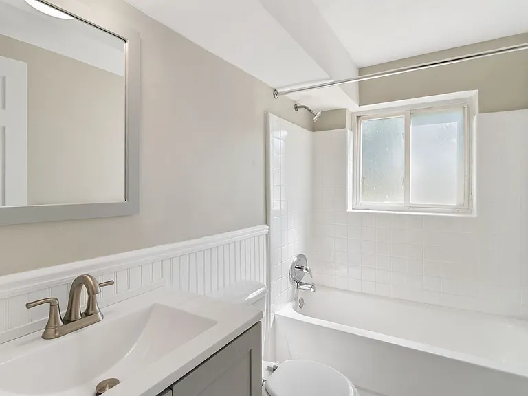 Brownell Apartments - Coast to Coast Management — Photo 21