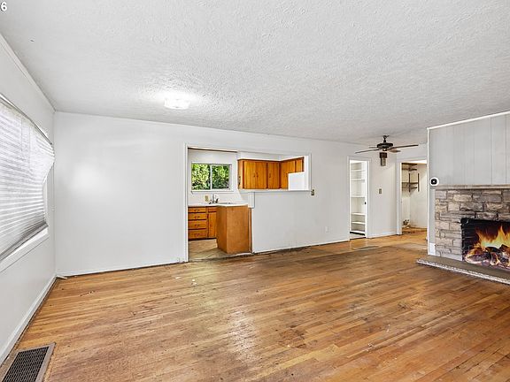 5th image of 3410 NE Lombard Ct