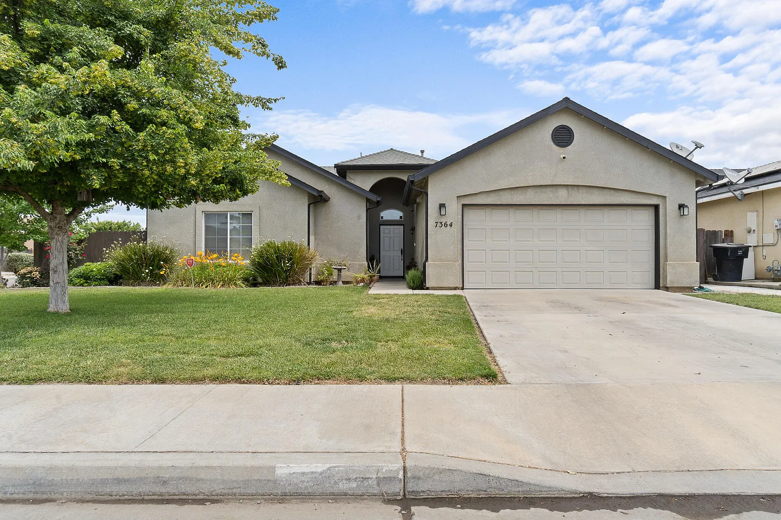7364 Ensminger Avenue photo 1