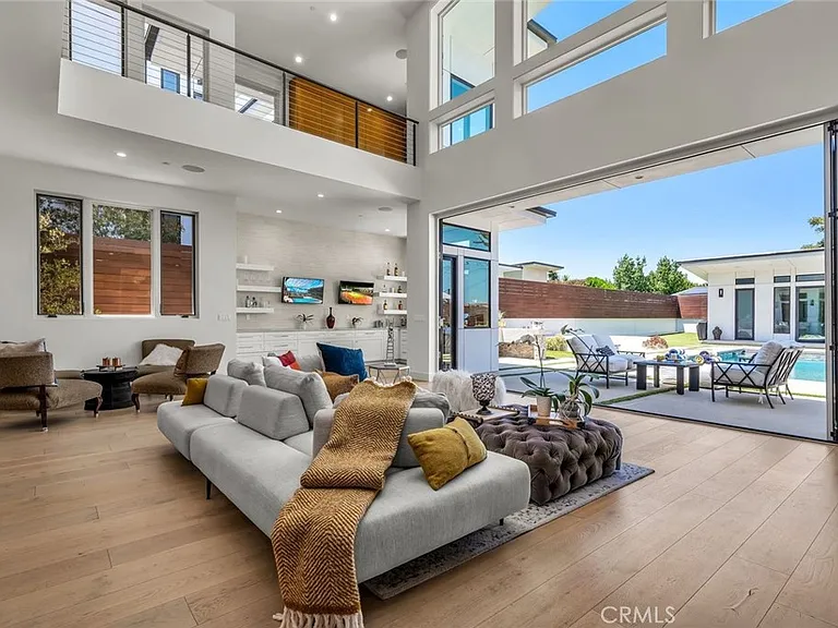 503 S Lucia Ave — Photo 9