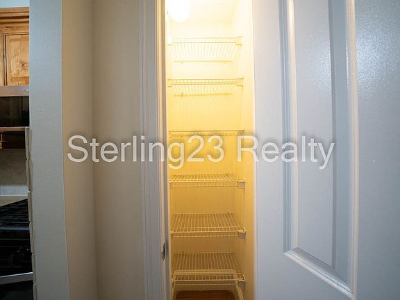 4th image of 12-07 31st Ave #4