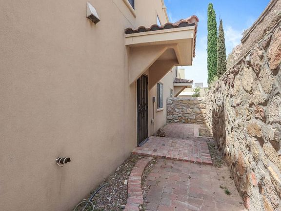 4th image of 5717 Caprock Ct #B
