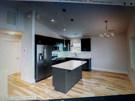 3rd image of 2008 Norfolk St