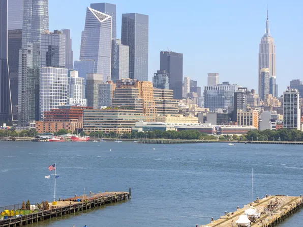 1125 Maxwell Lane image 7 of 40