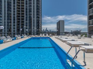 1749 N Wells St APT 317, Chicago, IL 60614
