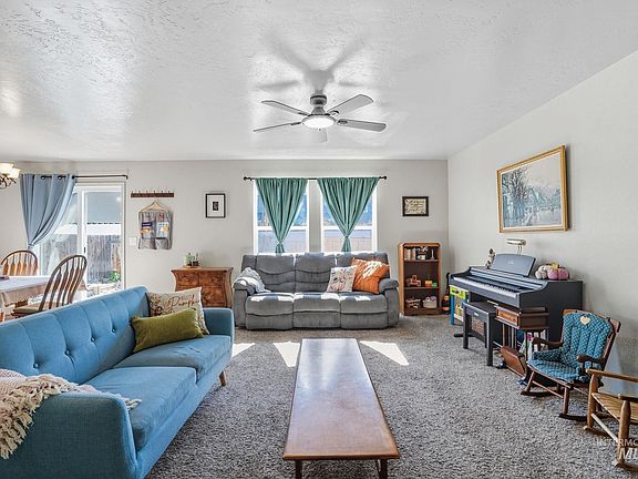 3rd image of 9935 W Littlewood St