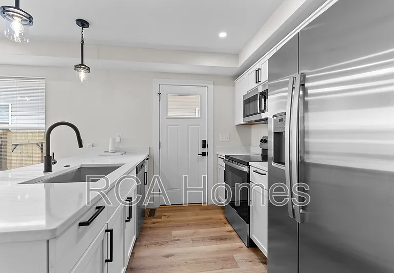 3451 E 26th St — Photo 3