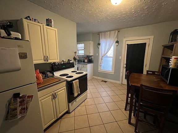 3rd image of 13-15 Maple St