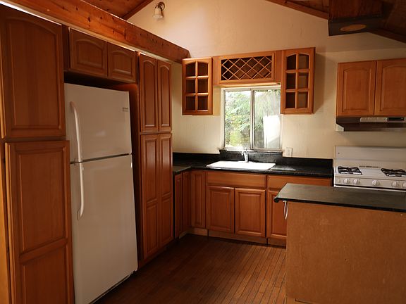 5th image of 1300 Fern Ave #C