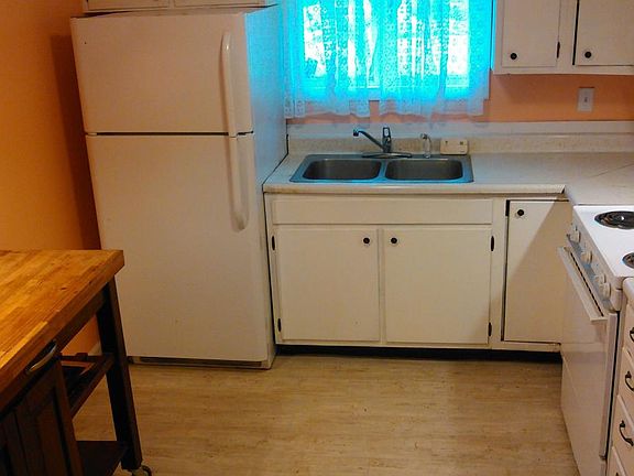 Kitchen , New floor,&Appliances