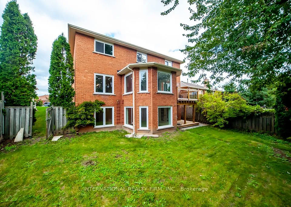 11 Coates Cres #LOWER