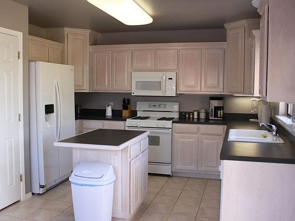 Kitchen with island