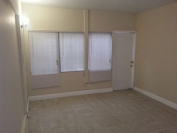 2nd image of 410 NE 132nd St