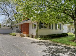 5504 Webster St, Downers Grove, IL 60516