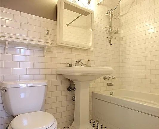 5th image of 30 E 95th St APT 3D