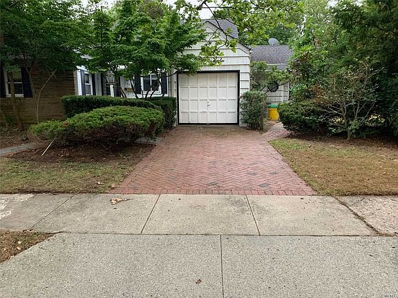2nd image of 1596 Lakeview Dr