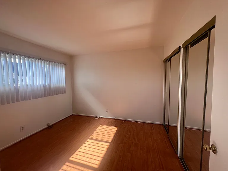 5350 Russell Avenue — Photo 23