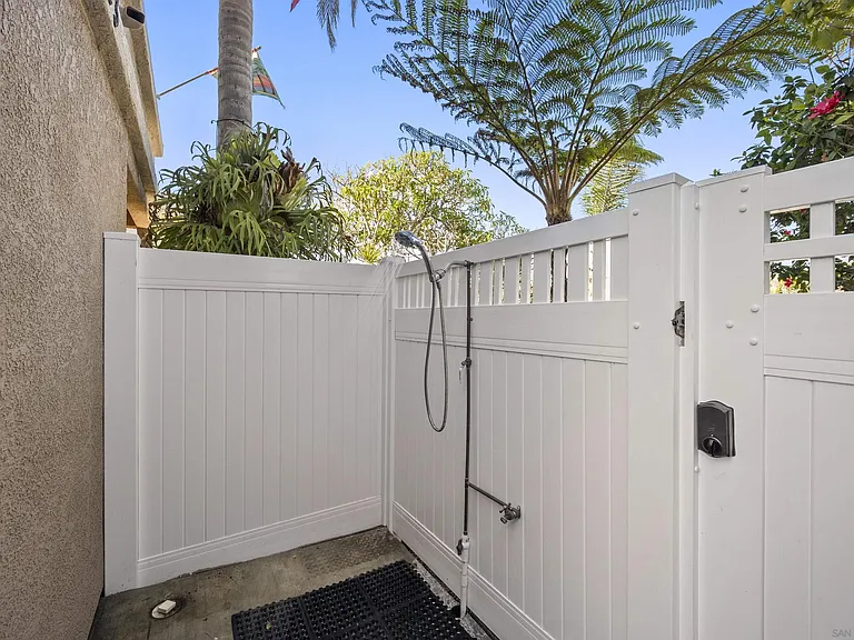 5123 Brighton Ave #B — Photo 3