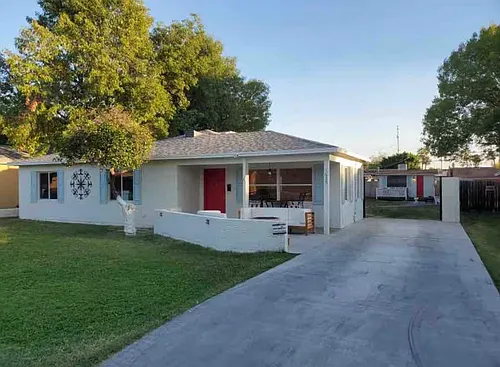 1635 E Solano Dr Photo 1