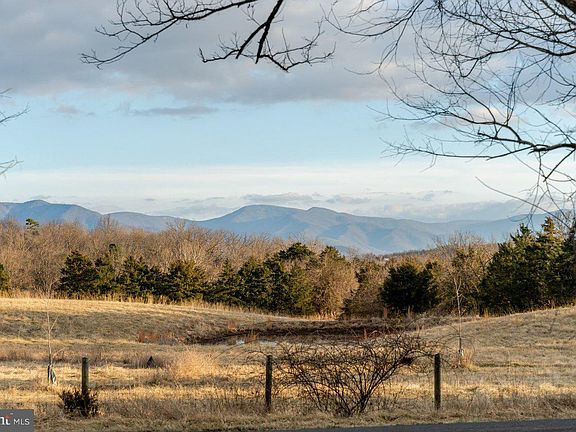 2nd image of 723 Sedwick Rd