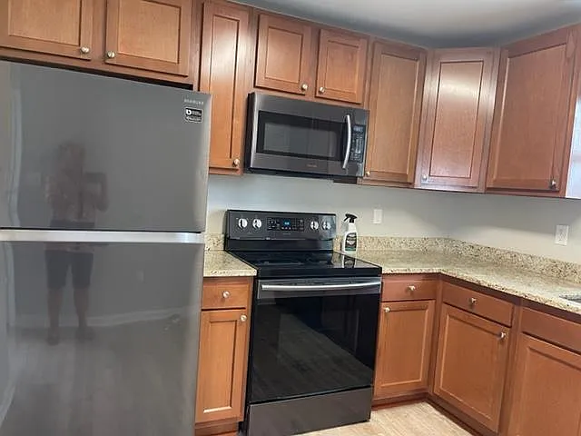 519 Poplar Ave — Photo 1