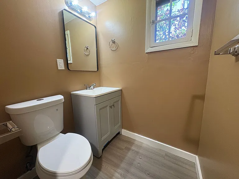 813 Lee Ave — Photo 7