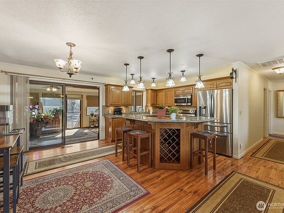 4th image of 1140 SE Colonial Drive