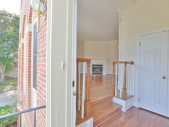 2nd image of 10153 Castlewood Ln