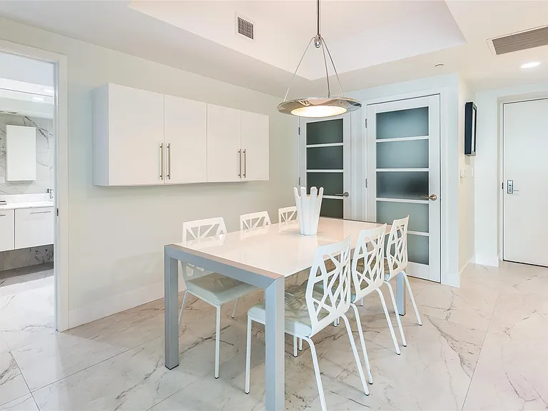 55 SE 6th St #3500 — Photo 12