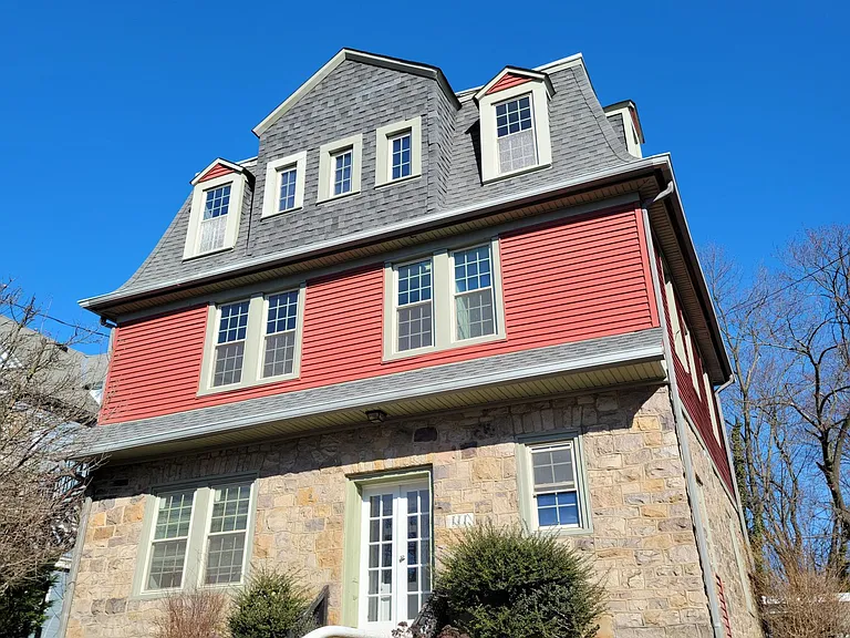 111 Iona Ave #2 — Photo 1