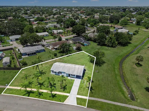 502 NE Solida Circle, Port St Lucie, FL 34983
