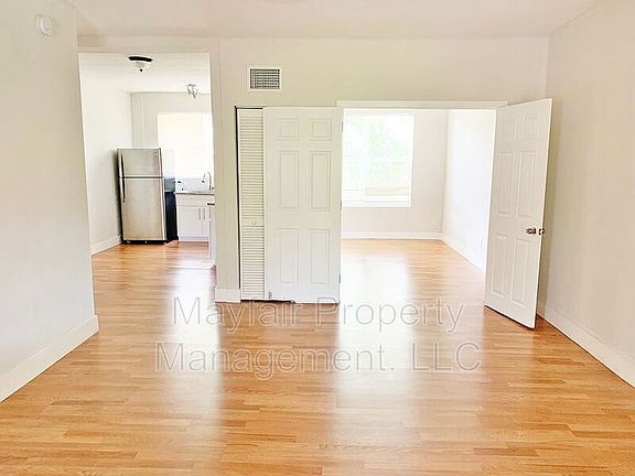 4th image of 702 S 17th Ave #4