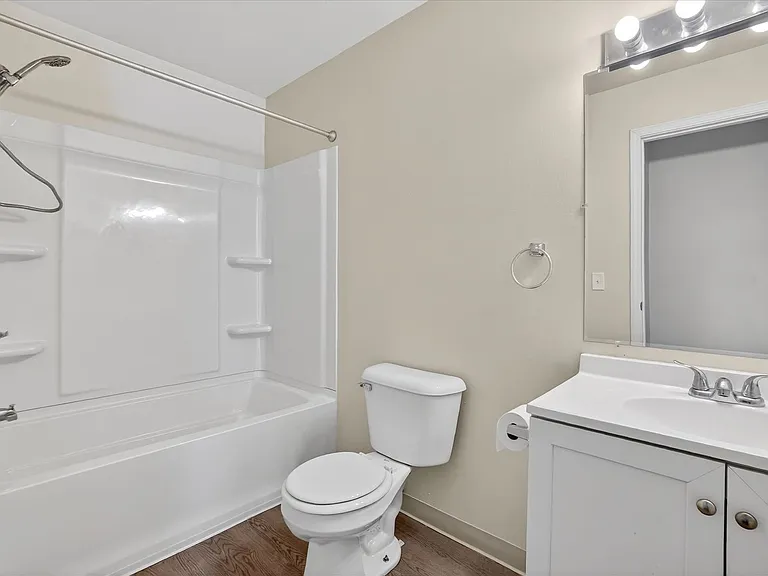 12513 Church St — Photo 31
