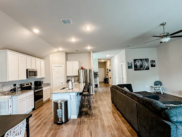 6818 Emerald Valley — Photo 34