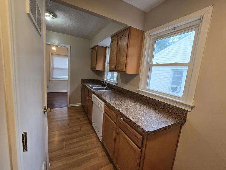 2553 Greenvale Rd — Photo 9