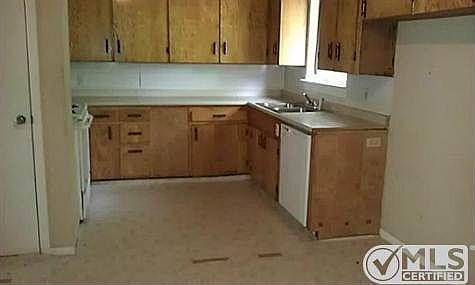 3rd image of 3401 Beth Dr