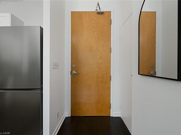 3rd image of 388 Richmond St W #906