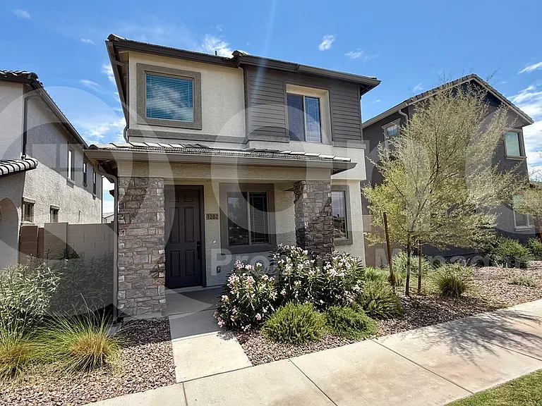 1282 W Sparrow Dr — Photo 2