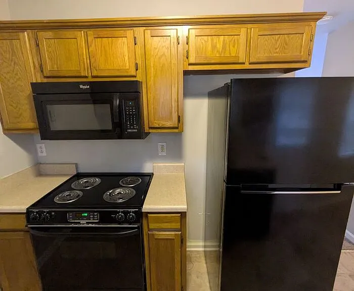 1327 14th Street Dr NE — Photo 3