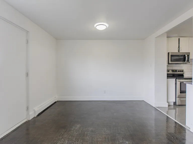 285 Erb St W — Photo 7