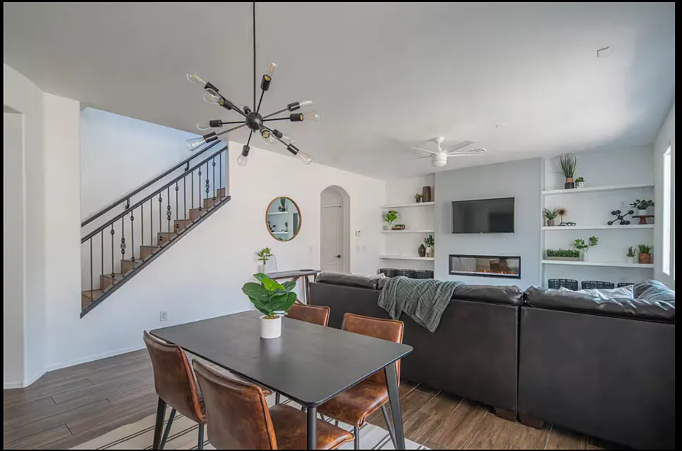 4 bed, 2.5 bath, 2092 sqft, $3,800 — Photo 1