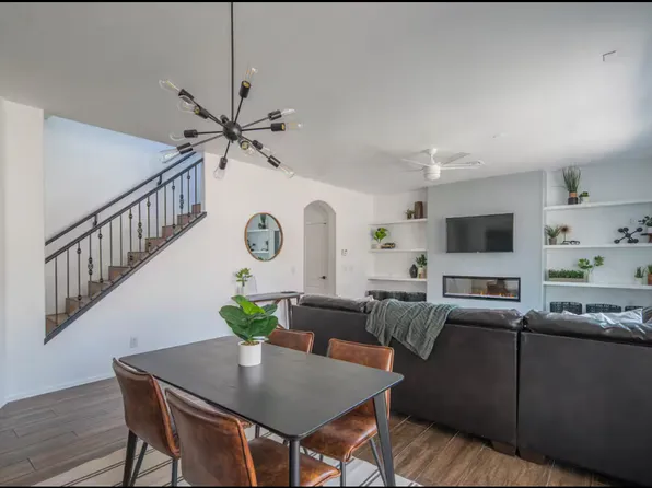2392 W Dusty Wren Dr, Phoenix, AZ 85085