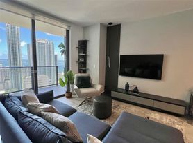 45 SW 9th St