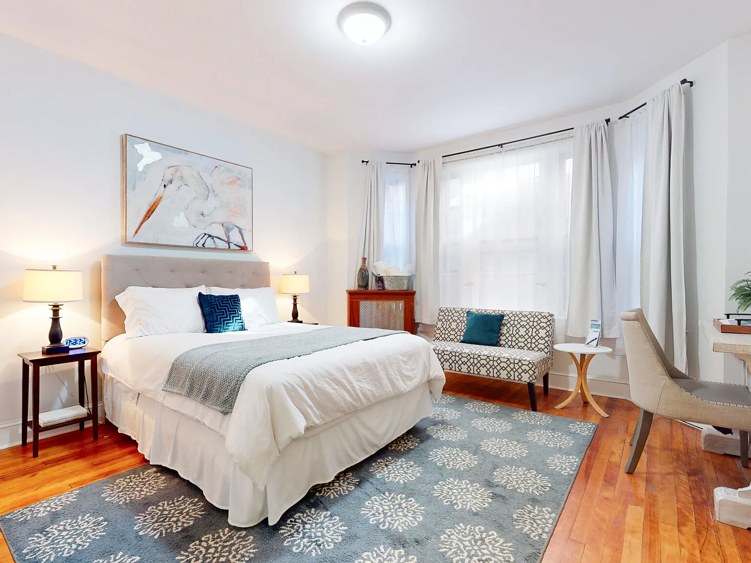Studio, 450 sqft, $3,990 — Photo 1