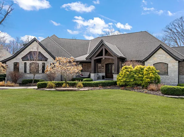 1021 Foy Ct, Crown Point, IN 46307