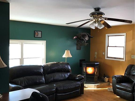 3rd image of 22 Bush Ave