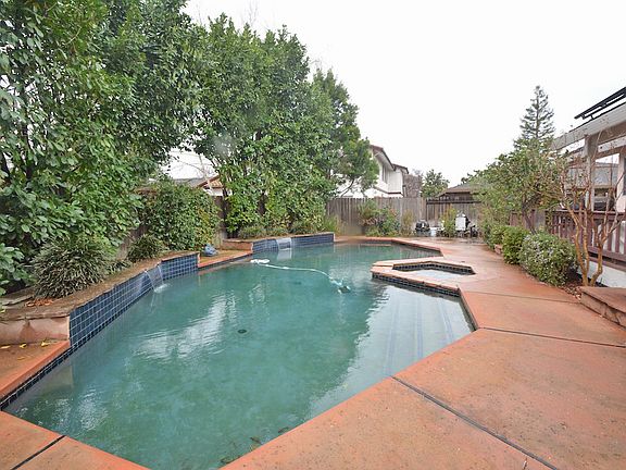 2nd image of 1713 Merced Way