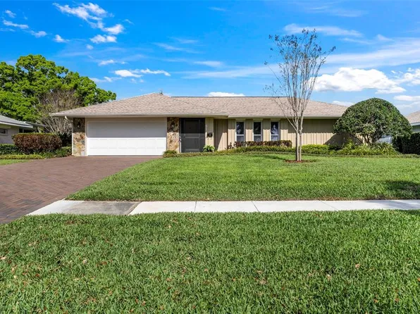 511 Riviera Bay Dr NE, Saint Petersburg, FL 33702