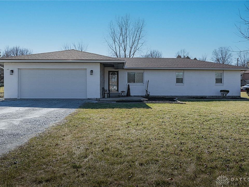 1st image of 23 Grand Valley Dr